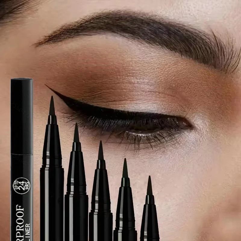 Crayon Eyeliner Noir | Résistant aux Taches & Waterproof | Fini Mat Haute Pigmentation | Facile à Utiliser pour Débutants