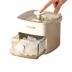 Machine à glaçons Glaciera utilisée pour préparer des glaçons frais en quelques minutes