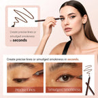 Application de l'eyeliner gel Luméra sur la paupière supérieure