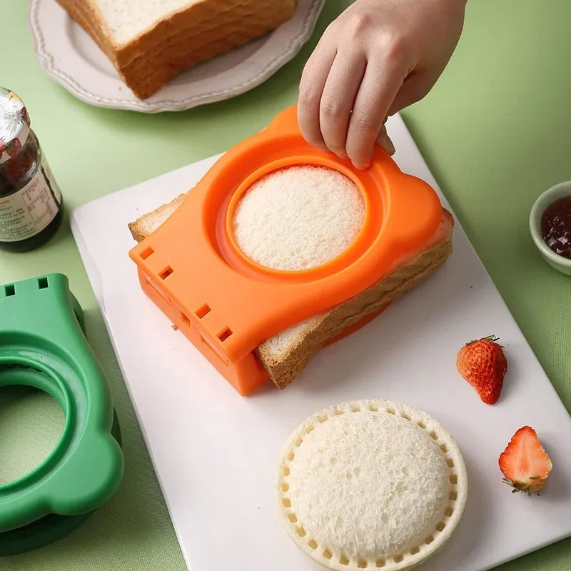 Sandwich fourré découpé avec des bords nets et bien scellés
