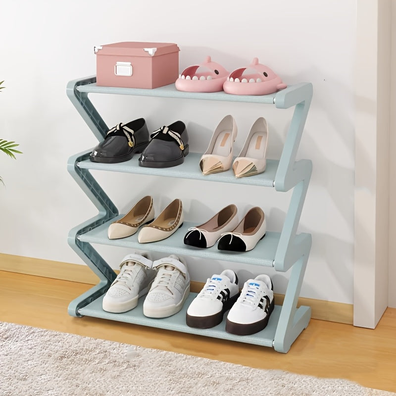 Range-chaussures vertical compact placé dans une entrée moderne