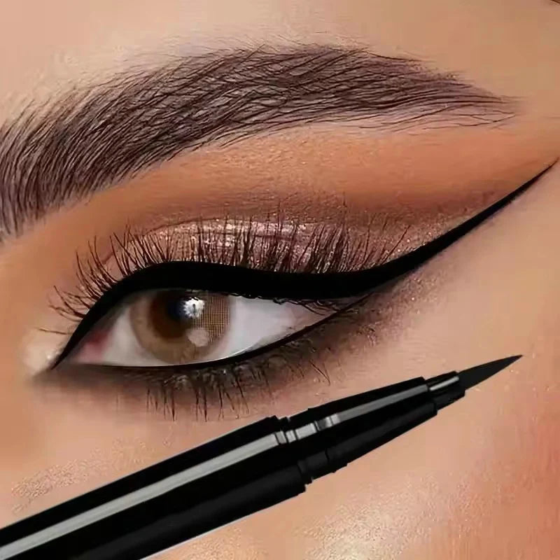 Crayon Eyeliner Noir | Résistant aux Taches & Waterproof | Fini Mat Haute Pigmentation | Facile à Utiliser pour Débutants