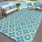 Vue de dessus du tapis d'extérieur Lunévia au motif géométrique