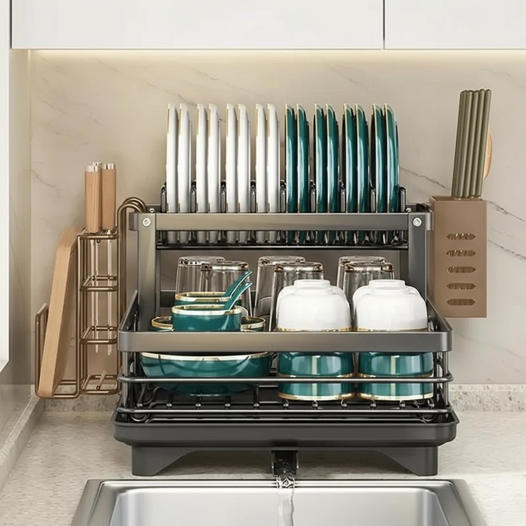 Égouttoir à vaisselle pliable en inox présenté comme solution de rangement cuisine