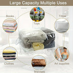 Sac de rangement transparent rempli de textiles pour optimiser l’espace dans un placard