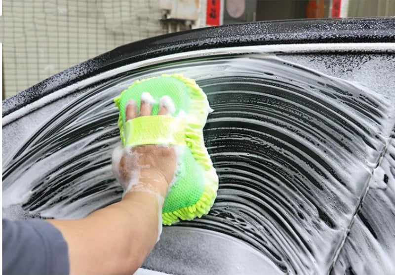 Brosses de nettoyage pour les surfaces et détails de la voiture