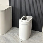 Poubelle slim sans contact Novalya pour salle de bain vue de face