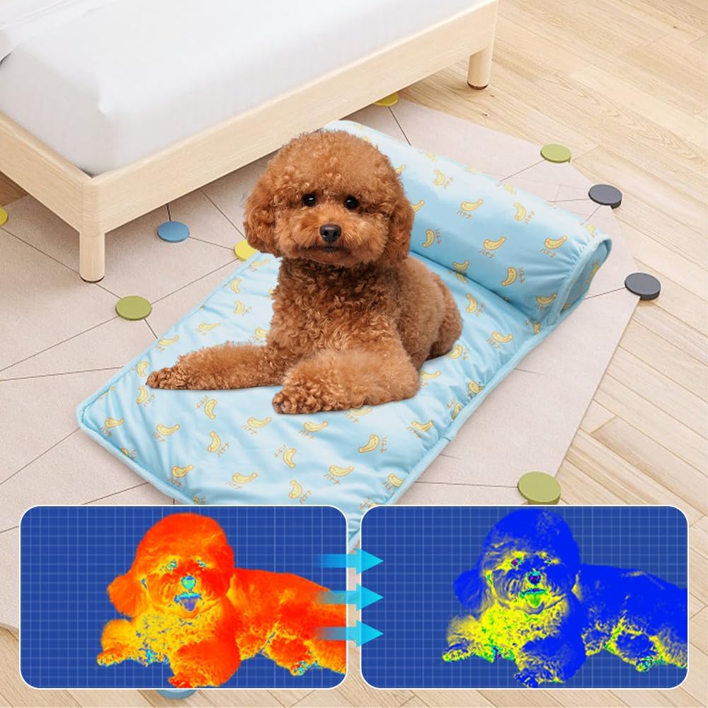 Tapis rafraîchissant pour animal gris avec coussin intégré sur fond clair