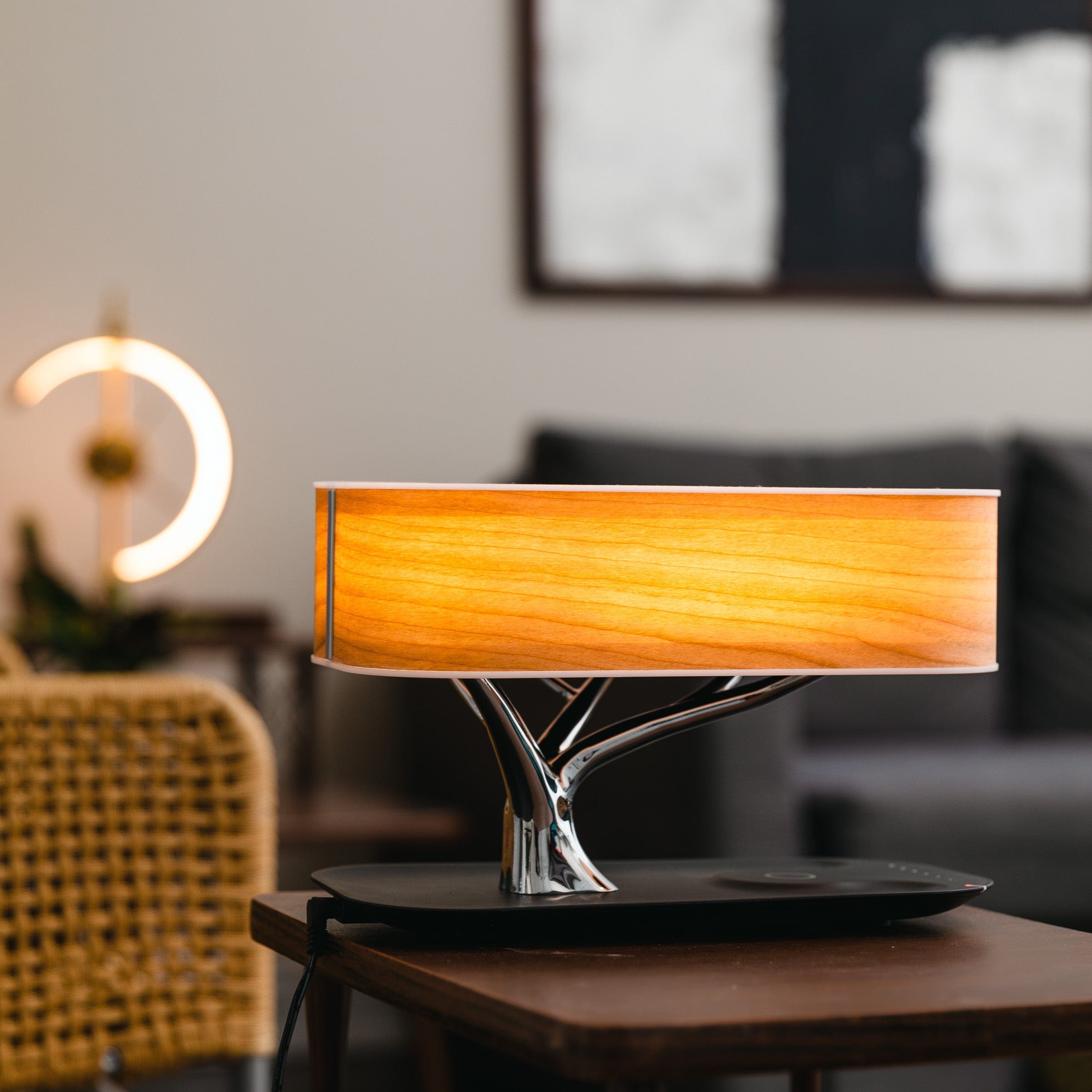 GlowNest - Organisez votre espace avec la lumière, la musique et la recharge sans fil