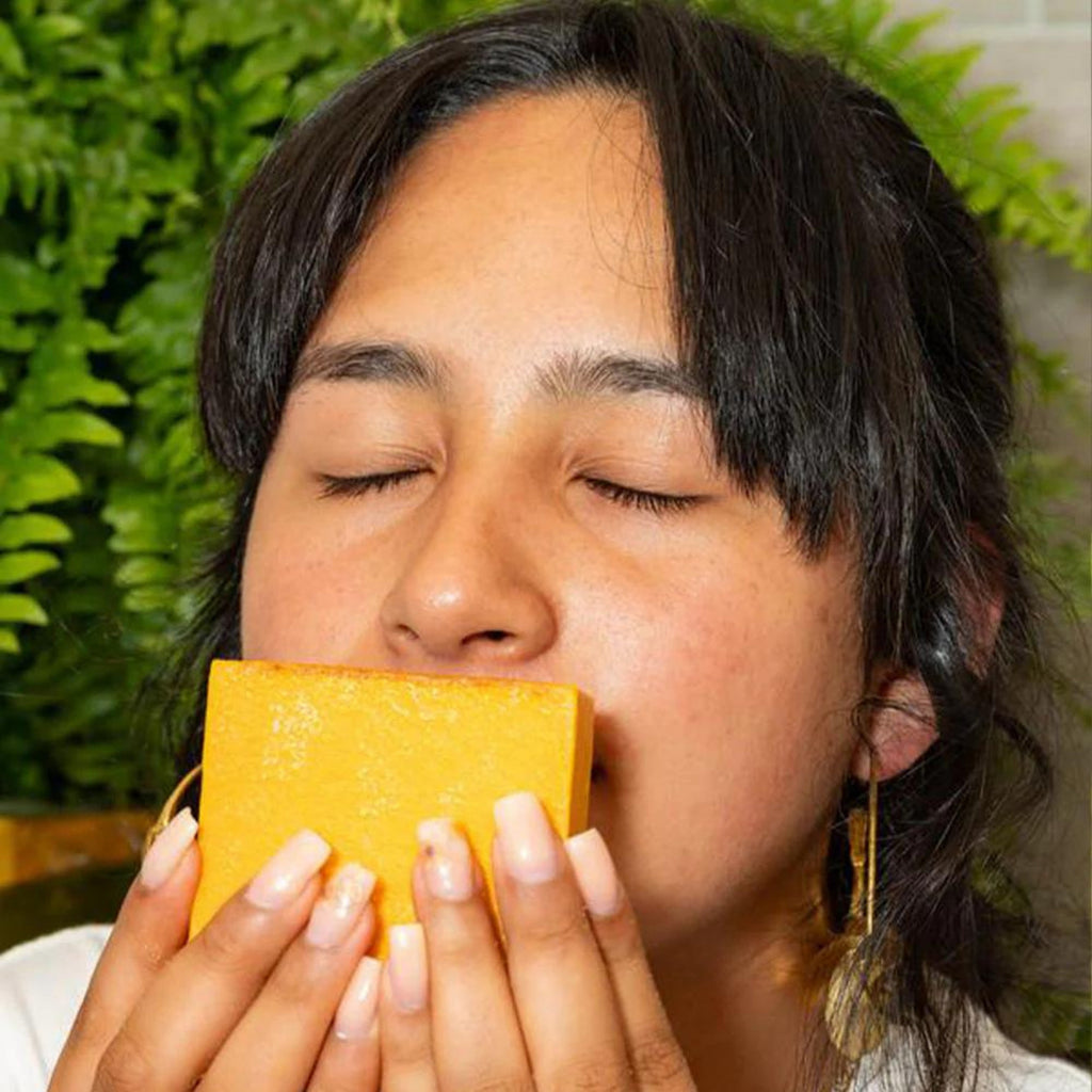 BrightenEase - Savon Éclaircissant Curcuma et Acide Kojique