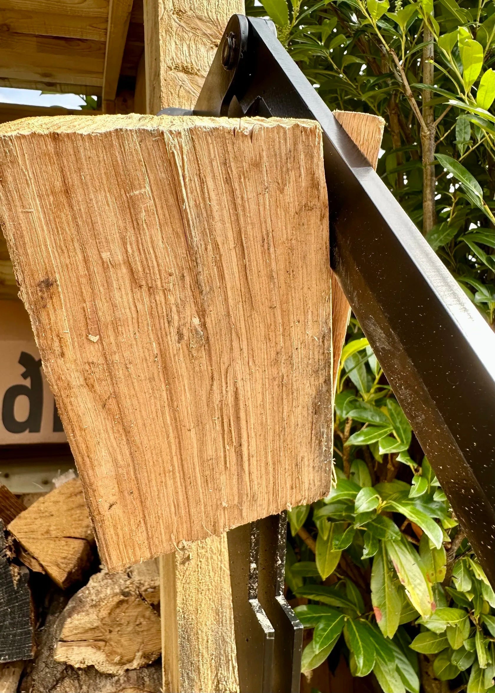 TitanSplit™ - Fendeur de Bois Mural (50% DE RÉDUCTION)