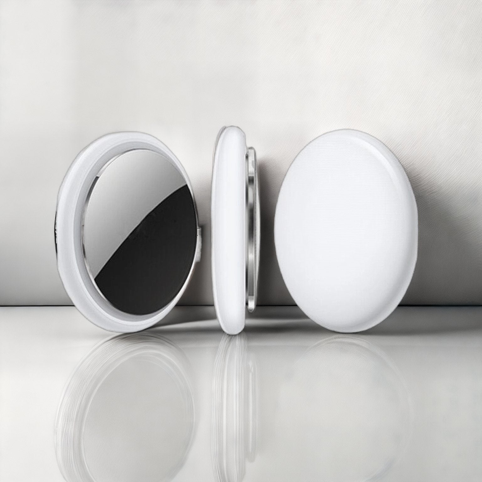 Traceur Bluetooth Locéra vu de face avec design minimaliste